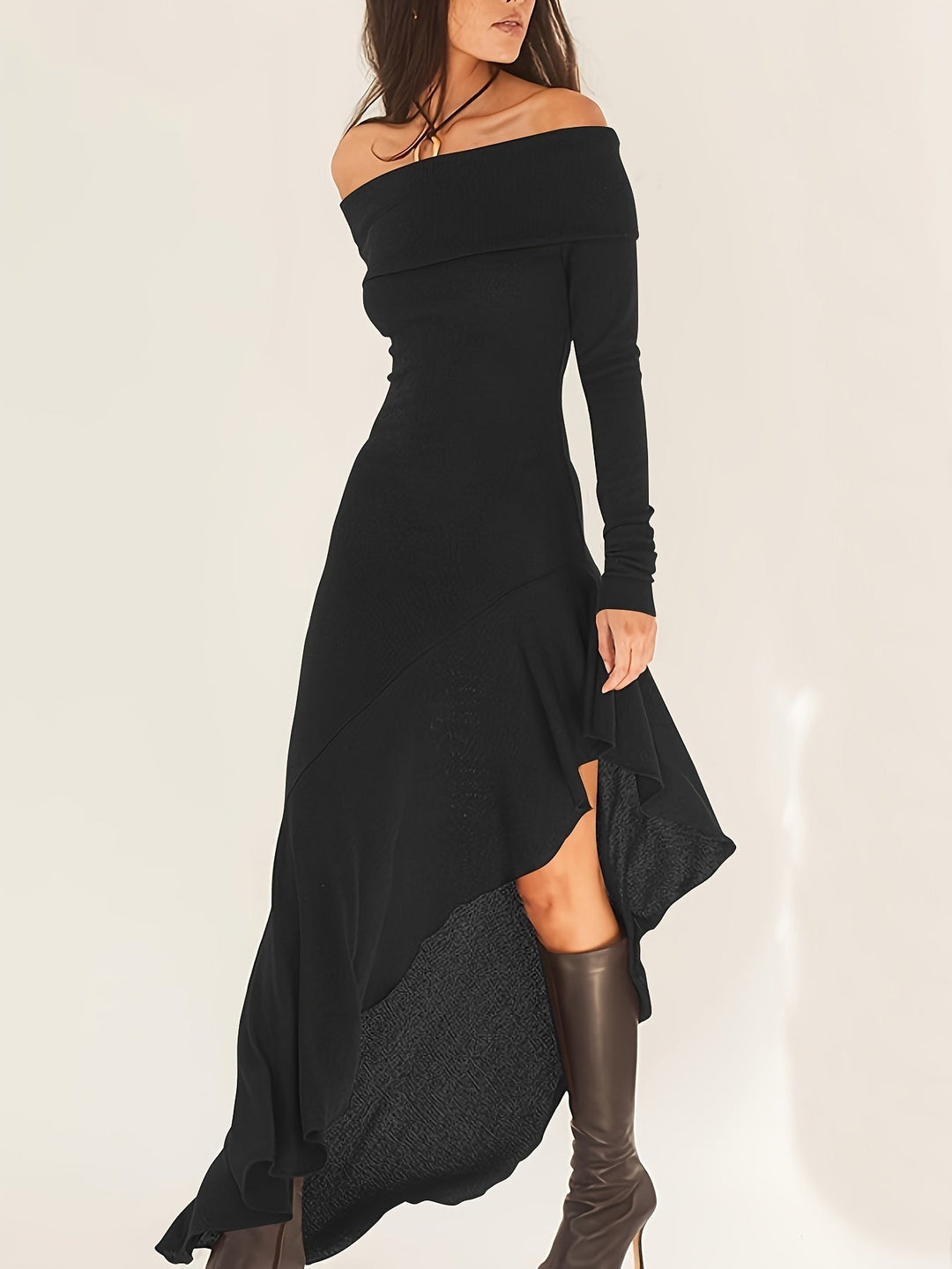 SOERAHA | OFF THE SHOULDER BODYCON DRESS WITH RUFFLE DETAILS